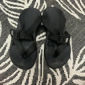 woman’s chacos size 8